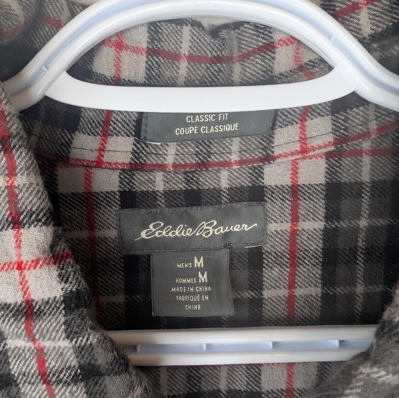 Eddie Bauer Classic Fit Mens M Red Grey Black Plaid Flannel Button Down Shirt - Picture 3 of 9